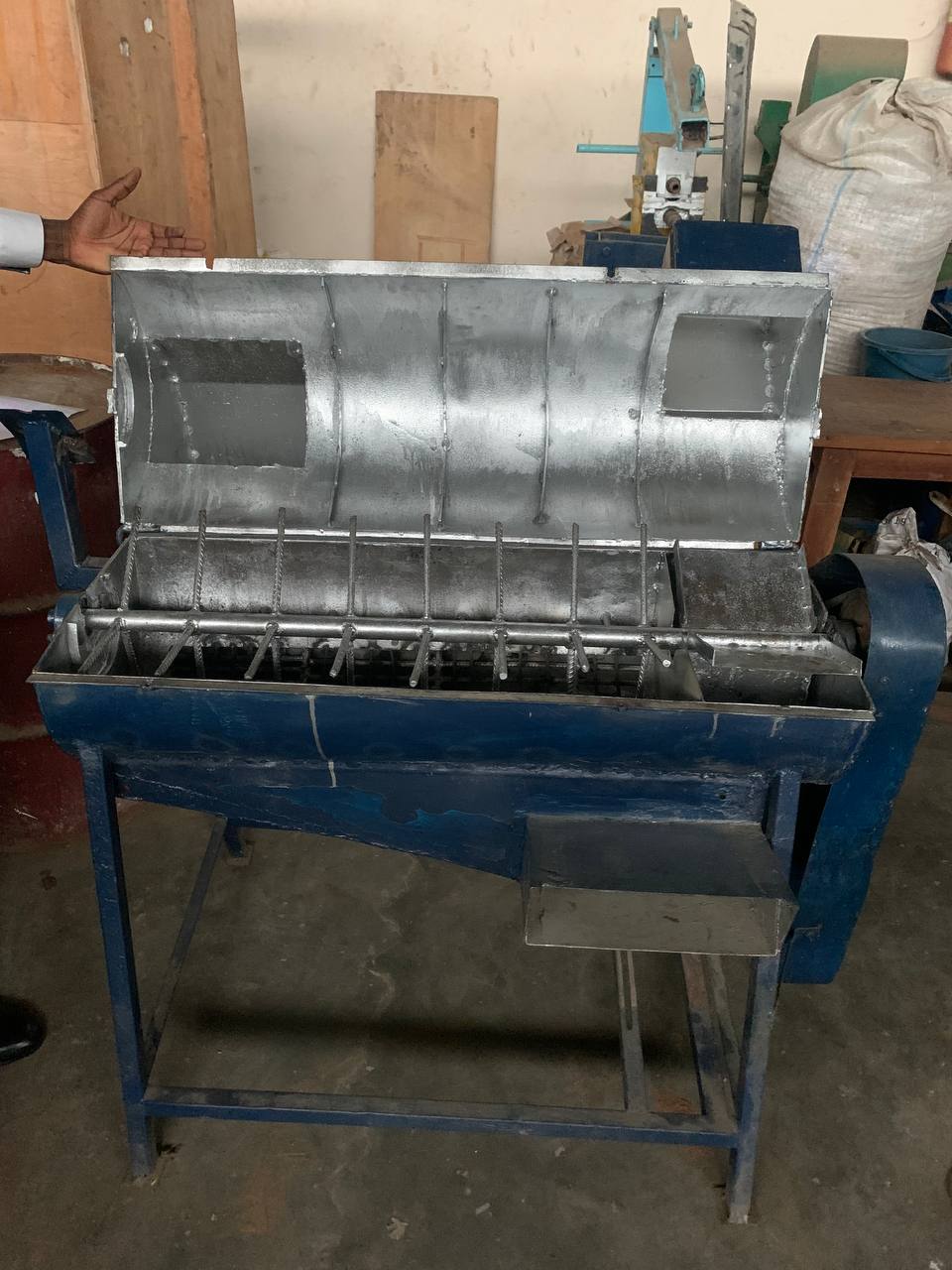 Beans Unwrapping Machine - Agricultural processing equipment